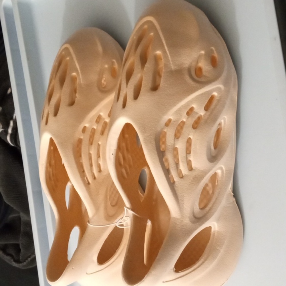 Form runner shoes - Picture 2 of 5